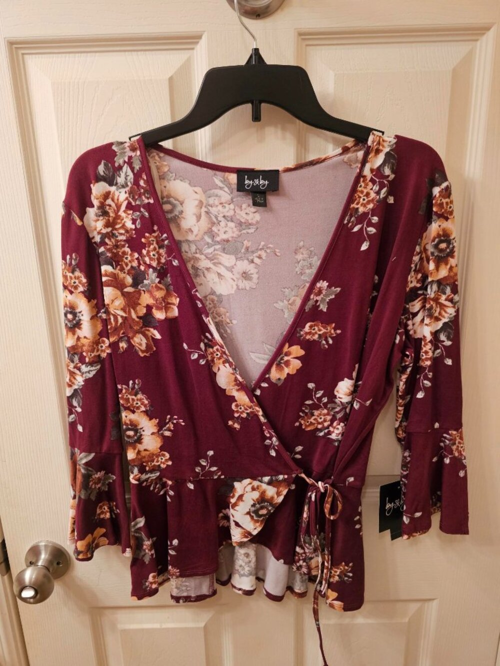 NWT Bixby Large Burgundy Floral Blouse w / Tie